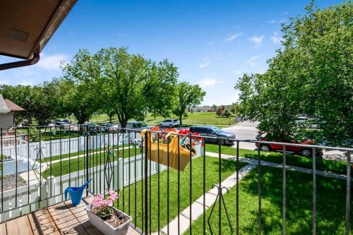 124 Bergen Road Nw, Calgary, AB 