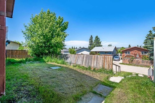 124 Bergen Road Nw, Calgary, AB 