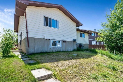 124 Bergen Road Nw, Calgary, AB 