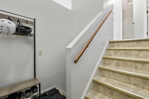 124 Bergen Road Nw, Calgary, AB 