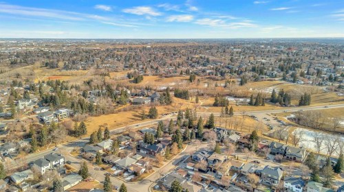 31 Rosery Drive Nw, Calgary, AB - Outdoor With View