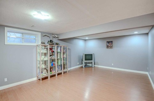 225 Chapala Drive Se, Calgary, AB - Indoor