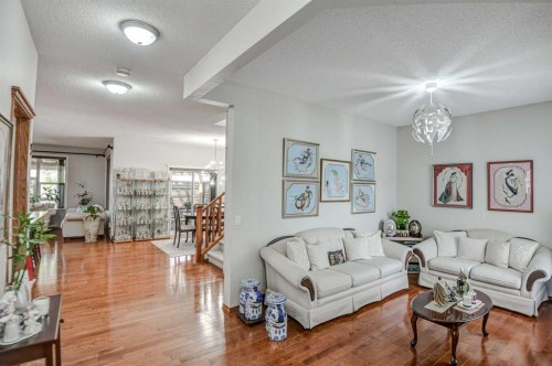 225 Chapala Drive Se, Calgary, AB - Indoor Photo Showing Living Room