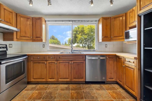 3415 Benton Drive Nw, Calgary, AB 