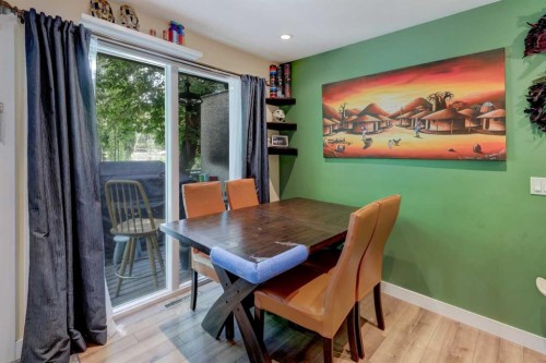 7622 34 Avenue Nw, Calgary, AB - Indoor Photo Showing Dining Room