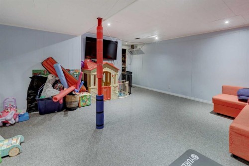 7622 34 Avenue Nw, Calgary, AB - Indoor