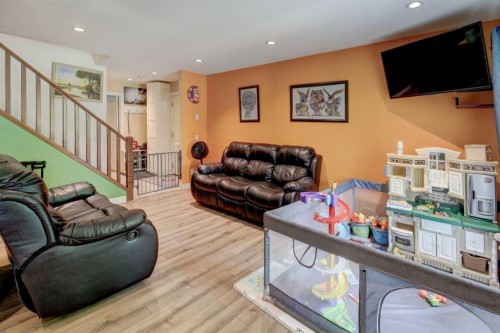 7622 34 Avenue Nw, Calgary, AB - Indoor