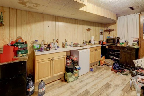 7624 34 Avenue Nw, Calgary, AB - Indoor
