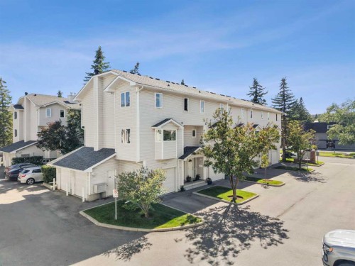 17 Glenbrook Villas Sw, Calgary, AB 