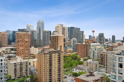 207-1330 15 Avenue SW Calgary, AB T3C 3N7