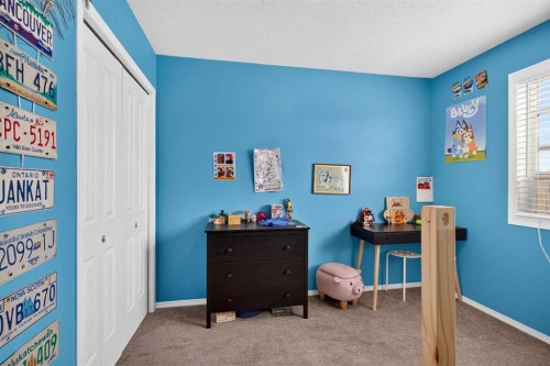 78 Sandpiper Drive, Didsbury, AB - Indoor Photo Showing Bedroom