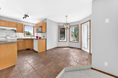 801 Panorama Hills Drive Nw, Calgary, AB - Indoor Photo Showing Kitchen