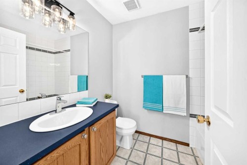 801 Panorama Hills Drive Nw, Calgary, AB - Indoor Photo Showing Bathroom
