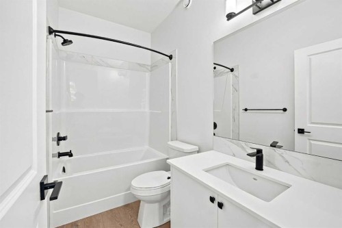 26 Homestead Circle Ne, Calgary, AB - Indoor Photo Showing Bathroom
