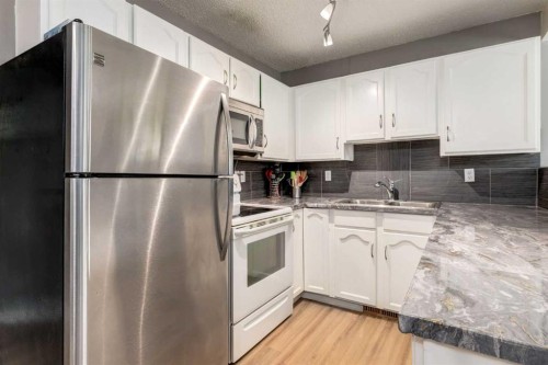 41 Harvest Glen Heights Ne, Calgary, AB 