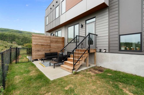 52 Na'A Heights Sw, Calgary, AB - Outdoor With Exterior