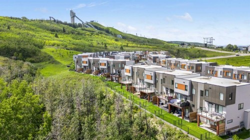 52 Na'A Heights Sw, Calgary, AB - Outdoor With View
