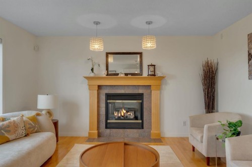 208 Royal Birch Circle Nw, Calgary, AB 