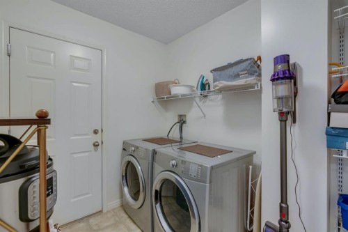 208 Royal Birch Circle Nw, Calgary, AB 