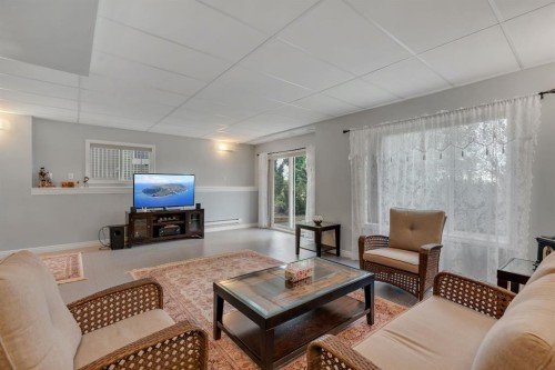 208 Royal Birch Circle Nw, Calgary, AB 