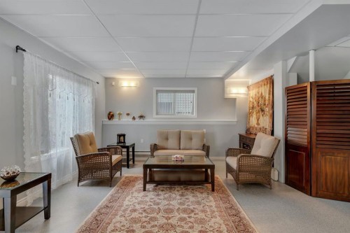 208 Royal Birch Circle Nw, Calgary, AB 
