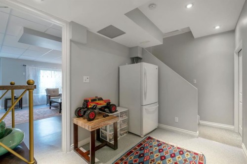 208 Royal Birch Circle Nw, Calgary, AB 