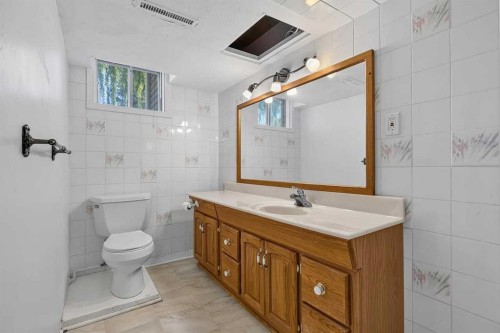 5119 55 Avenue, Stavely, AB - Indoor Photo Showing Bathroom