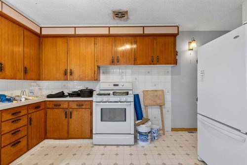 5119 55 Avenue, Stavely, AB - Indoor Photo Showing Kitchen