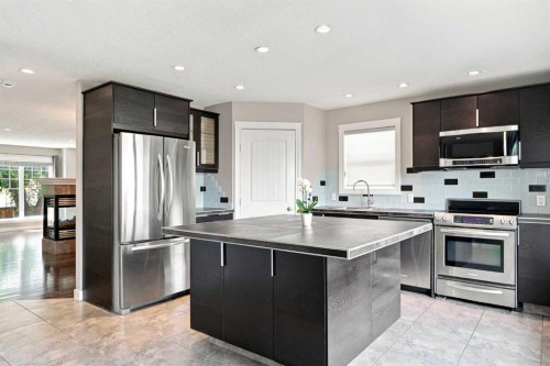 4836 Bowness Road Nw, Calgary, AB 
