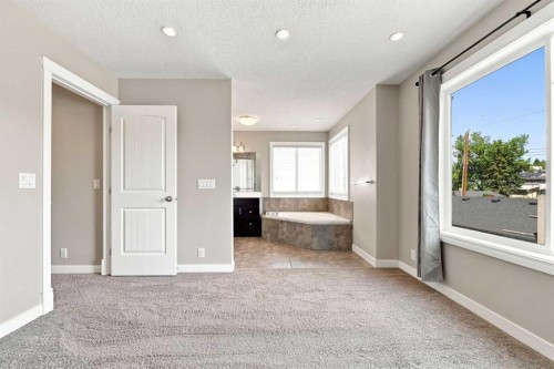 4836 Bowness Road Nw, Calgary, AB 