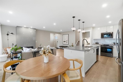 2924 Lathom Crescent Sw, Calgary, AB - Indoor