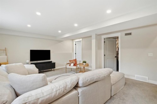 2924 Lathom Crescent Sw, Calgary, AB - Indoor