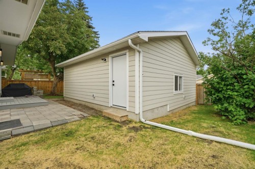 2924 Lathom Crescent Sw, Calgary, AB - Outdoor With Exterior