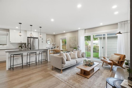 2924 Lathom Crescent Sw, Calgary, AB - Indoor