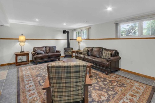 11224 Wilson Road Se, Calgary, AB - Indoor Photo Showing Living Room