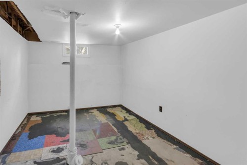 11224 Wilson Road Se, Calgary, AB - Indoor Photo Showing Other Room