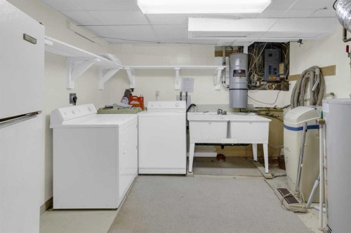 11224 Wilson Road Se, Calgary, AB - Indoor Photo Showing Laundry Room