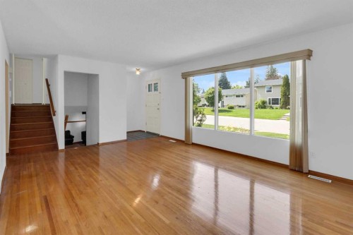 11224 Wilson Road Se, Calgary, AB - Indoor Photo Showing Other Room