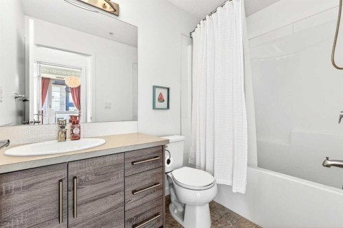 501-122 Mahogany Centre Se, Calgary, AB - Indoor Photo Showing Bathroom