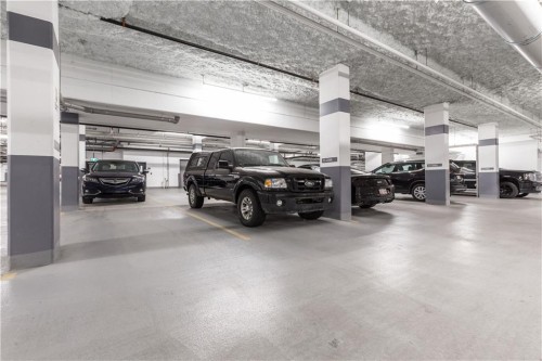 501-122 Mahogany Centre Se, Calgary, AB - Indoor Photo Showing Garage