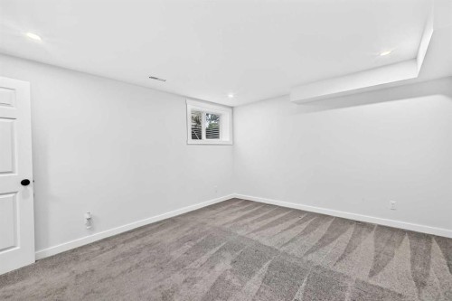 172 Cimarron Grove Crescent, Okotoks, AB - Indoor Photo Showing Other Room