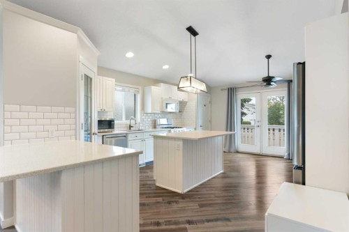 36 Jensen Heights Place Ne, Airdrie, AB - Indoor Photo Showing Kitchen With Upgraded Kitchen
