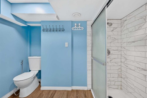 2018 Cottonwood Crescent Se, Calgary, AB - Indoor Photo Showing Bathroom