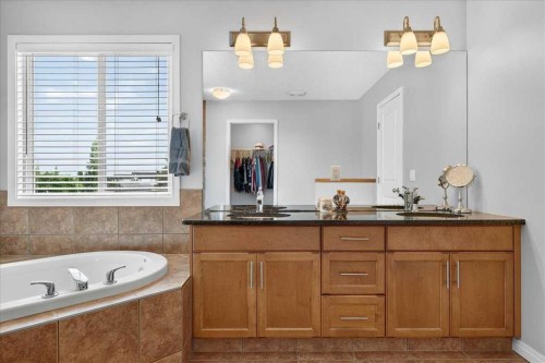 18 Copperstone Drive Se, Calgary, AB - Indoor Photo Showing Bathroom