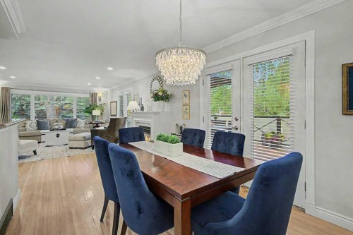 76 Chinook Drive Sw, Calgary, AB - Indoor Photo Showing Dining Room