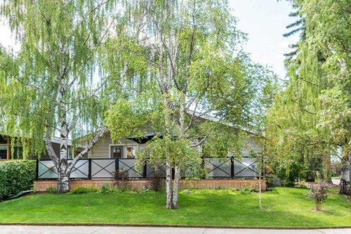 76 Chinook Drive Sw, Calgary, AB - Outdoor