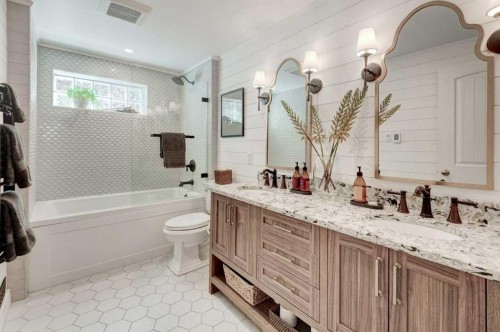 76 Chinook Drive Sw, Calgary, AB - Indoor Photo Showing Bathroom