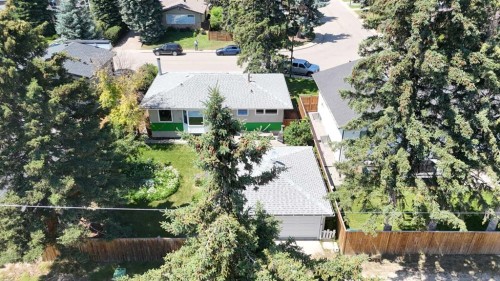 36 Cheyenne Crescent Nw, Calgary, AB - Outdoor