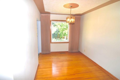 36 Cheyenne Crescent Nw, Calgary, AB - Indoor Photo Showing Other Room
