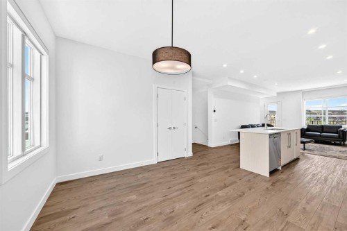 308-135 Belmont Passage Sw, Calgary, AB - Indoor
